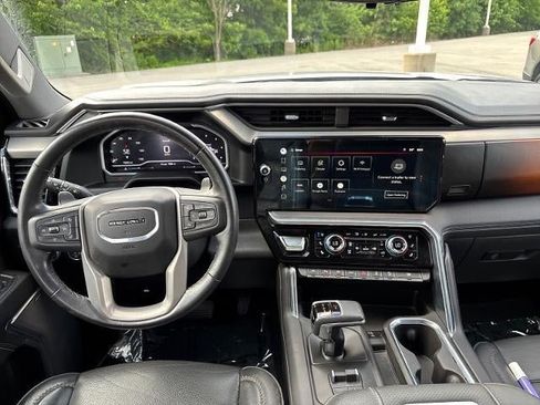 Used 2022 GMC Sierra 1500 Denali w/ Technology Package AWD/4WD image 14