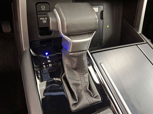 Used 2022 Toyota Tundra Platinum image 12