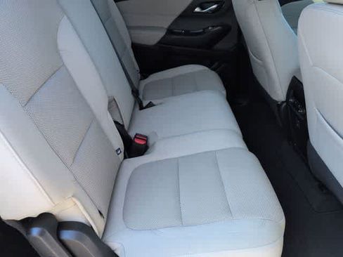 Used 2023 Chevrolet Traverse LS FWD image 20