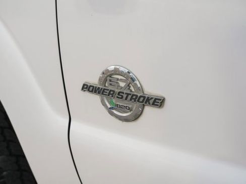 Used 2012 Ford F250 Lariat w/ Lariat Interior Pkg image 16