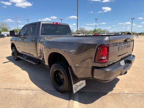 New 2026 RAM 3500 Big Horn AWD/4WD image 16