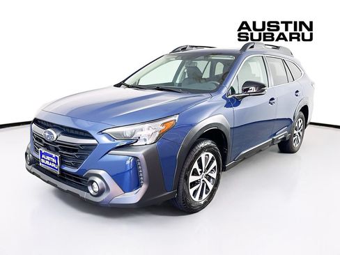 Used 2025 Subaru Outback Premium AWD/4WD image 3