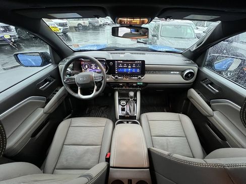 Used 2025 Chevrolet Colorado ZR2 w/ Technology Package image 18