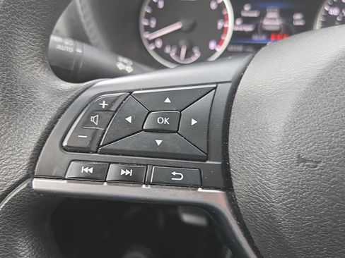 Used 2024 Nissan Sentra SV FWD image 11