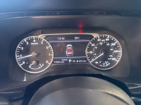 Used 2024 Nissan Pathfinder SL w/ SL Premium Package FWD image 23