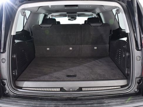 Used 2017 Chevrolet Suburban LT image 20