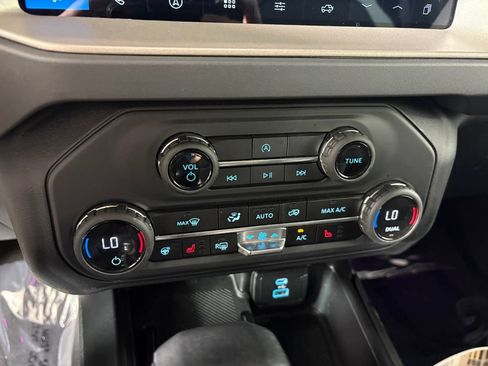 Certified 2025 Ford Bronco Outer Banks AWD/4WD image 19