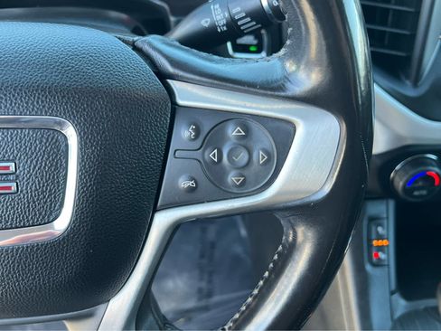 Used 2019 GMC Acadia SLT image 32