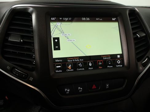 Used 2023 Jeep Cherokee Trailhawk w/ Trailer Tow Group image 7