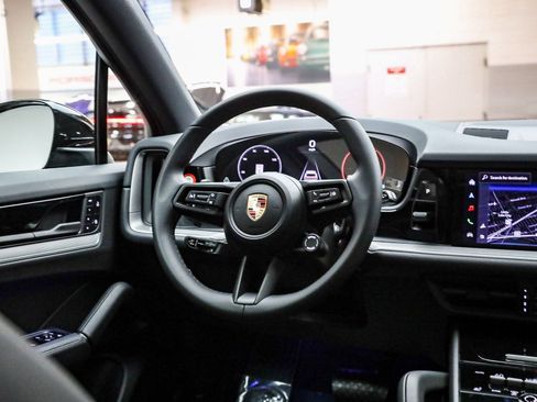 Certified 2026 Porsche Cayenne image 18