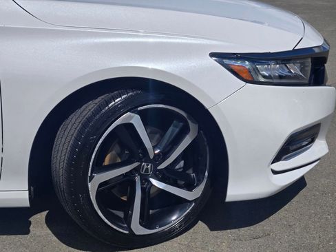 Used 2020 Honda Accord Sport image 9
