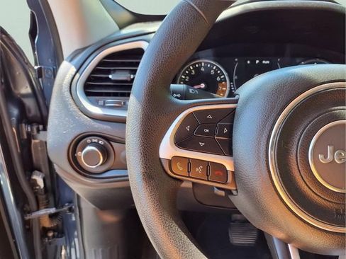 Used 2020 Jeep Renegade Sport FWD image 21