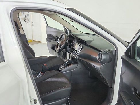 Used 2022 Nissan Kicks S FWD image 17