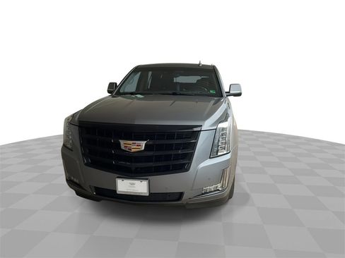Certified 2020 Cadillac Escalade Luxury w/ Escalade Sport Edition image 3