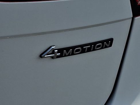 Used 2024 Volkswagen Tiguan SE R-Line AWD/4WD image 33