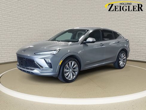 Used 2025 Buick Envista Preferred FWD image 1