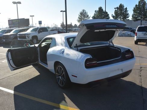 Used 2022 Dodge Challenger R/T w/ Plus Package image 16