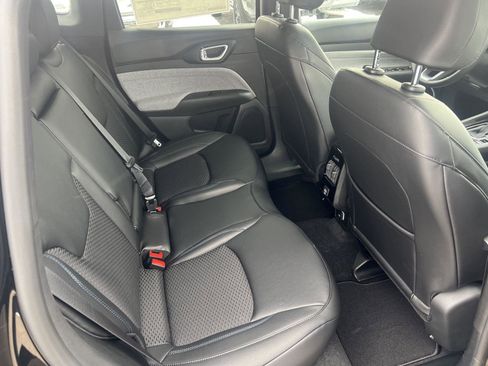 New 2026 Jeep Compass Latitude image 33