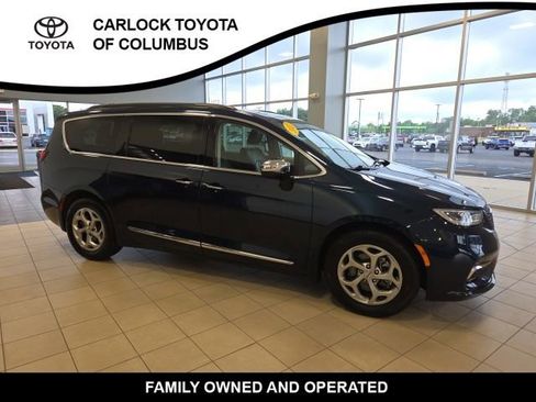 Used 2023 Chrysler Pacifica Limited FWD image 5
