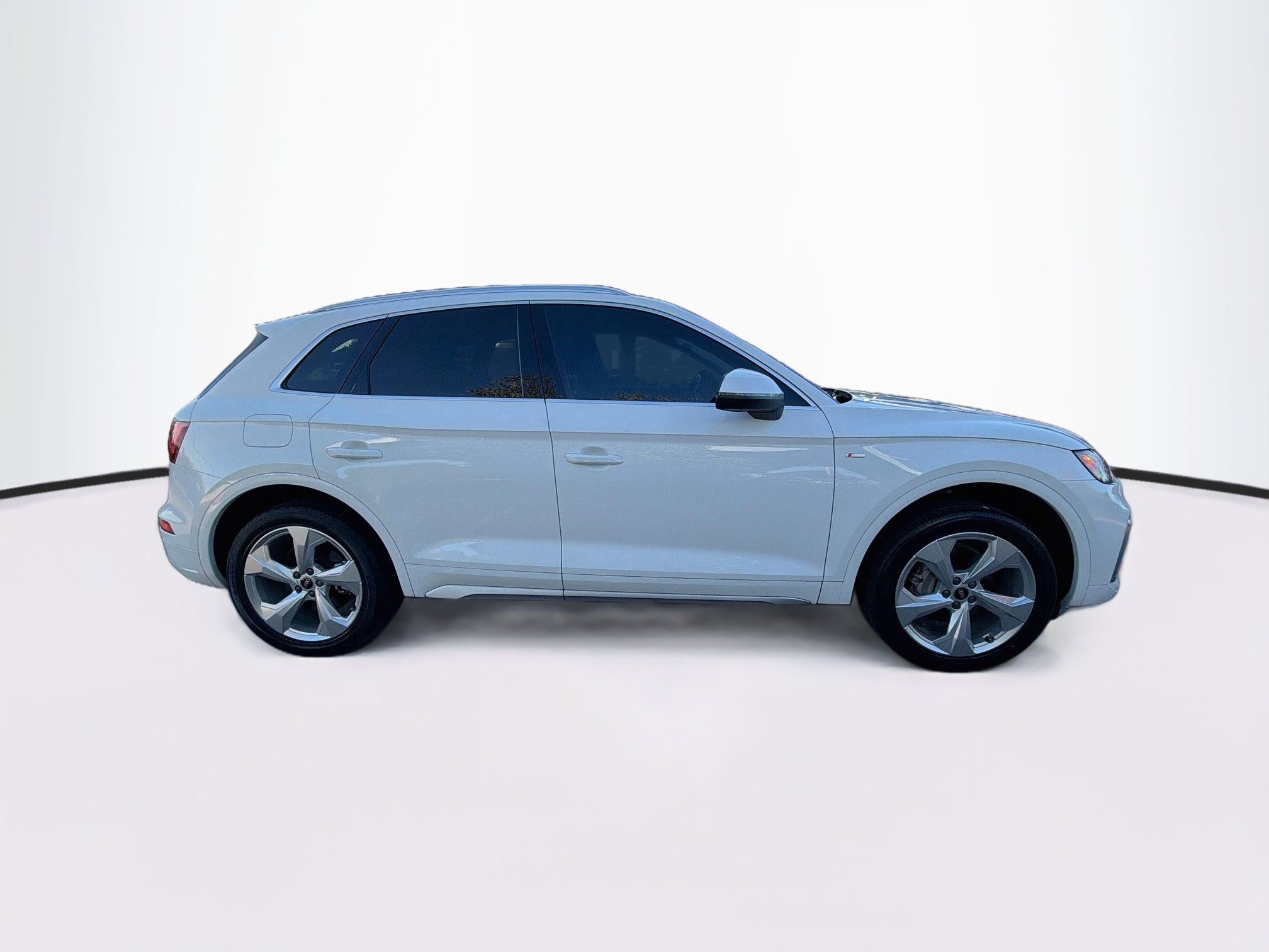 Used 2023 Audi Q5 2.0T Premium Plus w/ Premium Plus Package AWD/4WD image 10