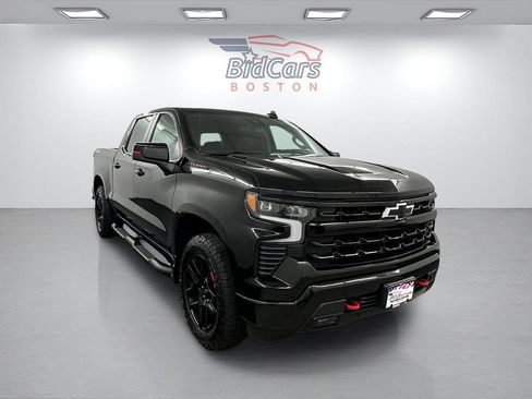 Used 2023 Chevrolet Silverado 1500 RST w/ Redline Edition AWD/4WD image 3
