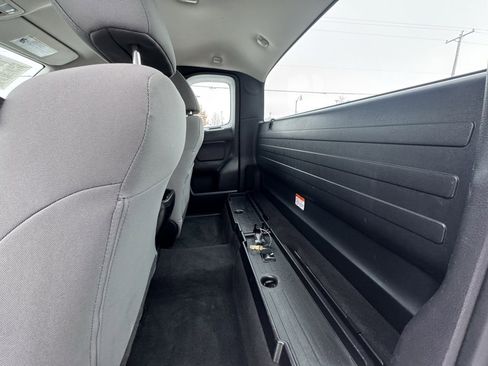 Used 2016 Toyota Tacoma SR image 17