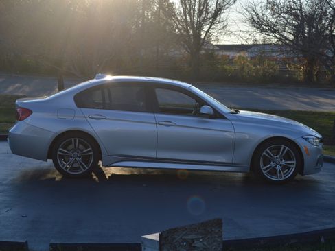 Used 2017 BMW 330i Sedan image 12