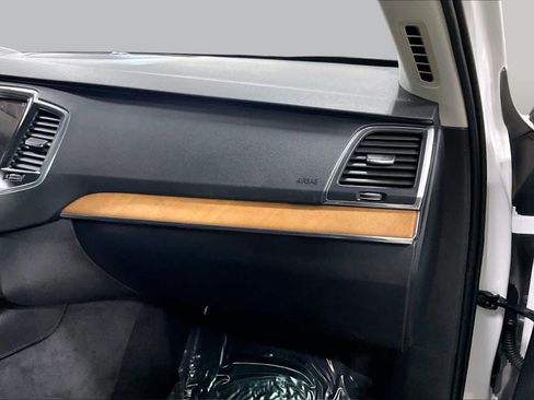 Used 2021 Volvo XC90 T6 Momentum w/ Climate Package AWD/4WD image 19