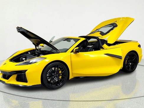 Used 2026 Chevrolet Corvette Z06 RWD image 9