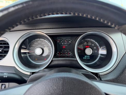 Used 2010 Ford Mustang Shelby GT500 RWD image 13