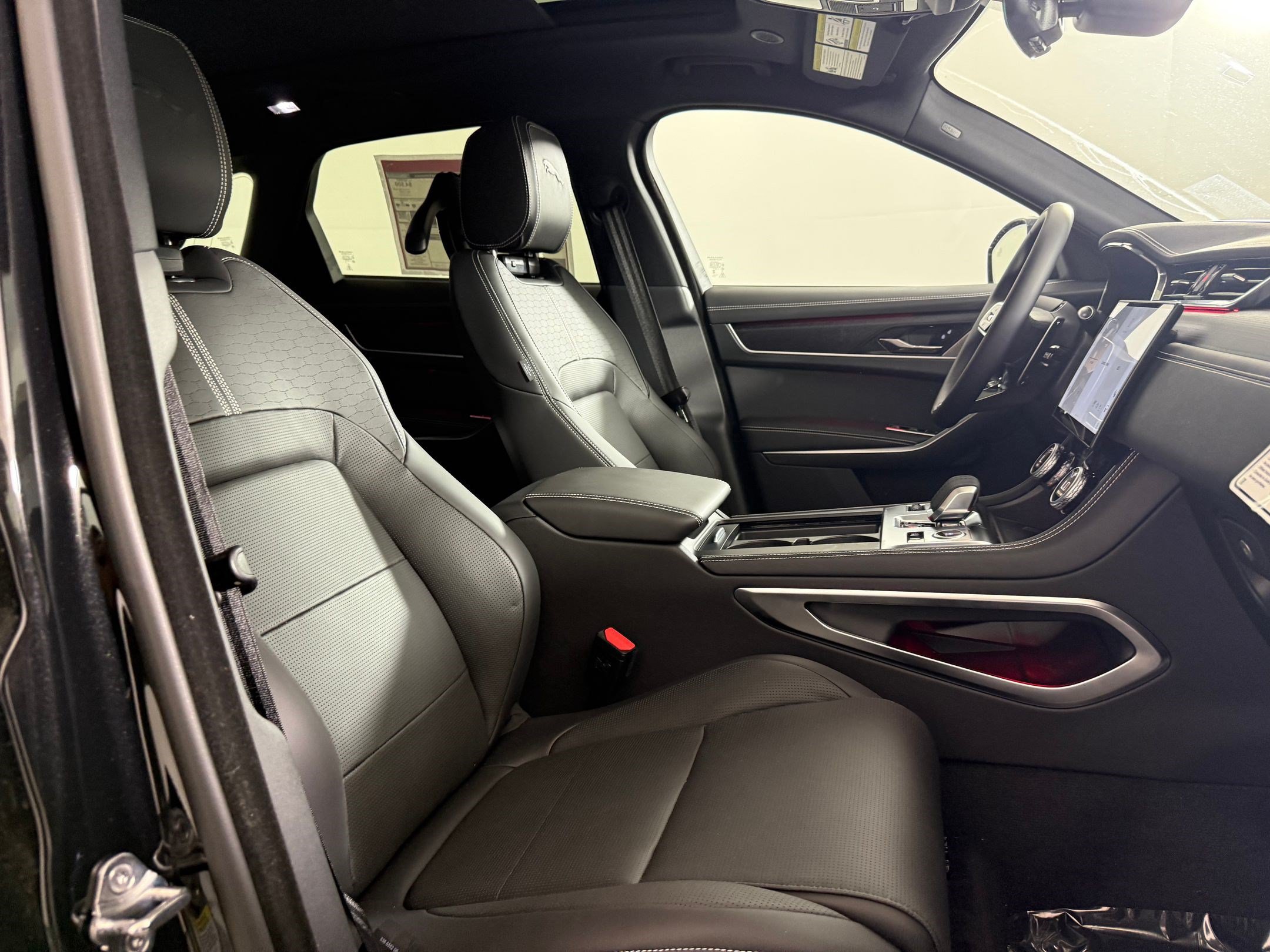 New 2026 Jaguar F-PACE R-Dynamic S AWD/4WD image 23