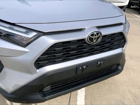 Used 2024 Toyota RAV4 LE image 31