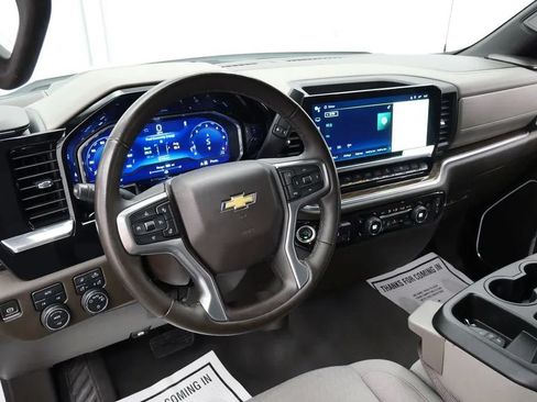 Used 2024 Chevrolet Silverado 1500 LT AWD/4WD image 11