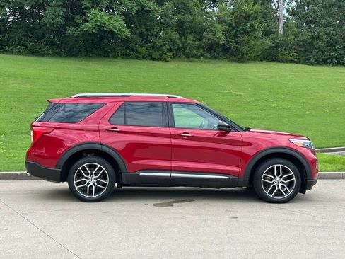 Used 2020 Ford Explorer Limited w/ Hybrid Equipment Group 310A AWD/4WD image 8