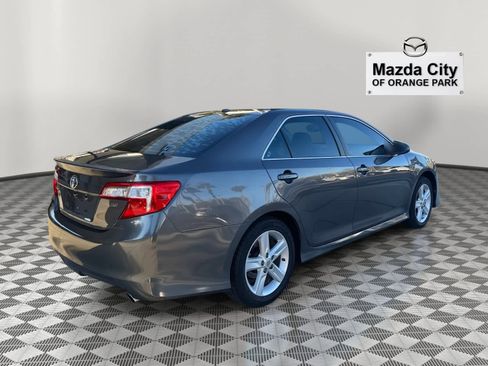Used 2014 Toyota Camry SE image 5