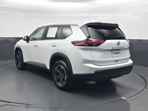 Used 2025 Nissan Rogue SV FWD image 7