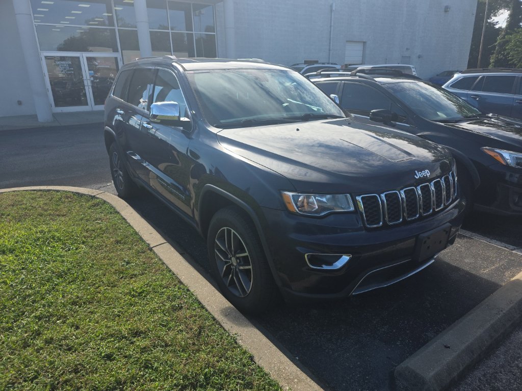 Used 2017 Jeep Grand Cherokee Limited AWD/4WD image 2