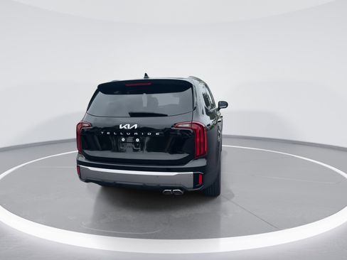 Used 2025 Kia Telluride S FWD image 8