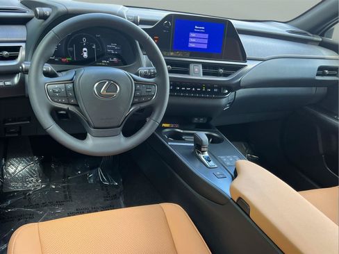 New 2026 Lexus UX 300h FWD image 16