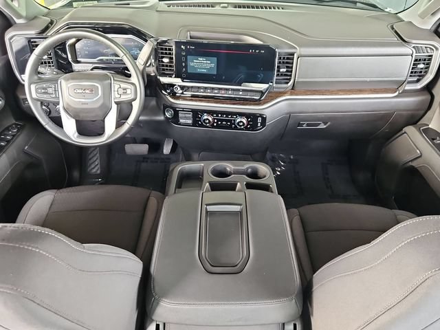 Certified 2024 GMC Sierra 1500 Elevation w/ LPO, Elevation Black Package AWD/4WD image 23