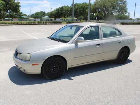 Used 2002 Hyundai Elantra GLS FWD image 5