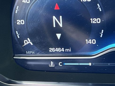 Used 2024 Chevrolet Suburban Z71 w/ Luxury Package image 12