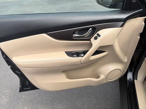 Used 2014 Nissan Rogue SV w/ SV Premium Package AWD/4WD image 10
