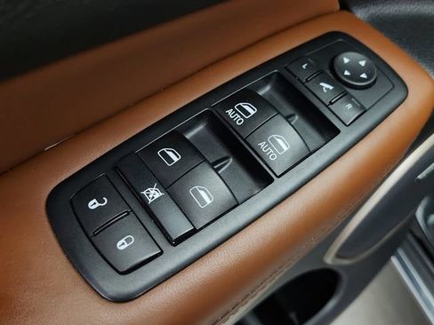 Used 2017 Jeep Grand Cherokee Summit AWD/4WD image 26