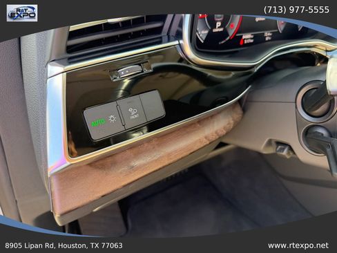 Used 2019 Audi Q8 Premium w/ Convenience Package AWD/4WD image 23
