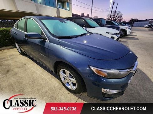 Used 2024 Chevrolet Malibu LS image 1
