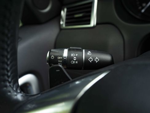 Used 2018 Land Rover Discovery Sport SE AWD/4WD image 23