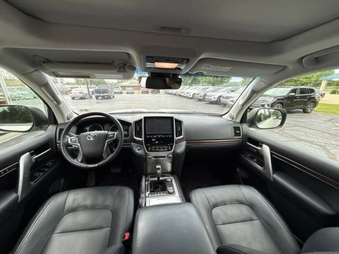 Used 2016 Toyota Land Cruiser AWD/4WD image 3