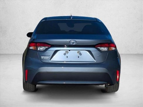 Used 2022 Toyota Corolla LE FWD image 4