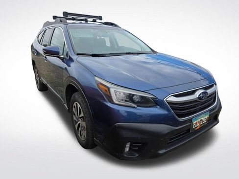 Used 2022 Subaru Outback Premium AWD/4WD image 3